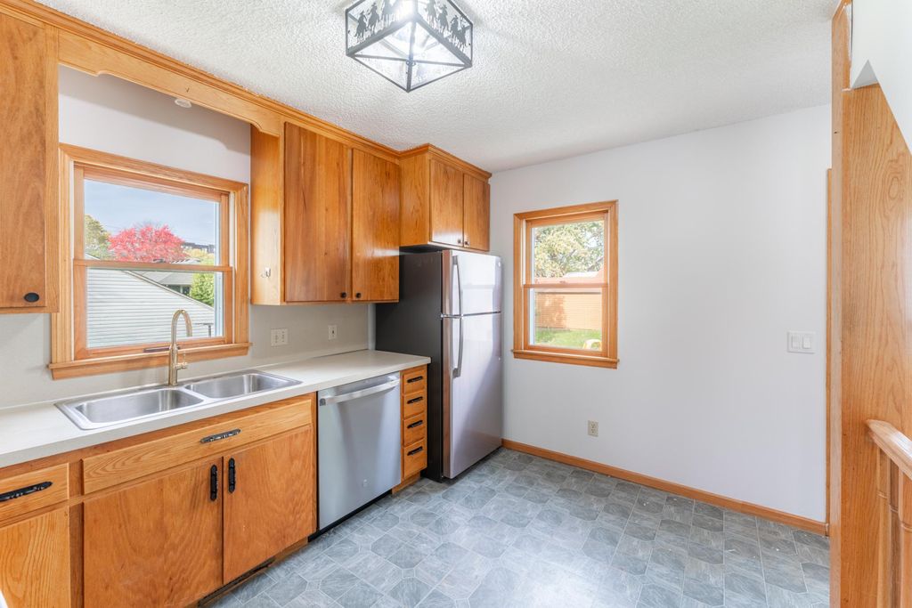 Photo of 6632 Vincent Avenue S, Richfield, MN 55423 (MLS # 6801368)