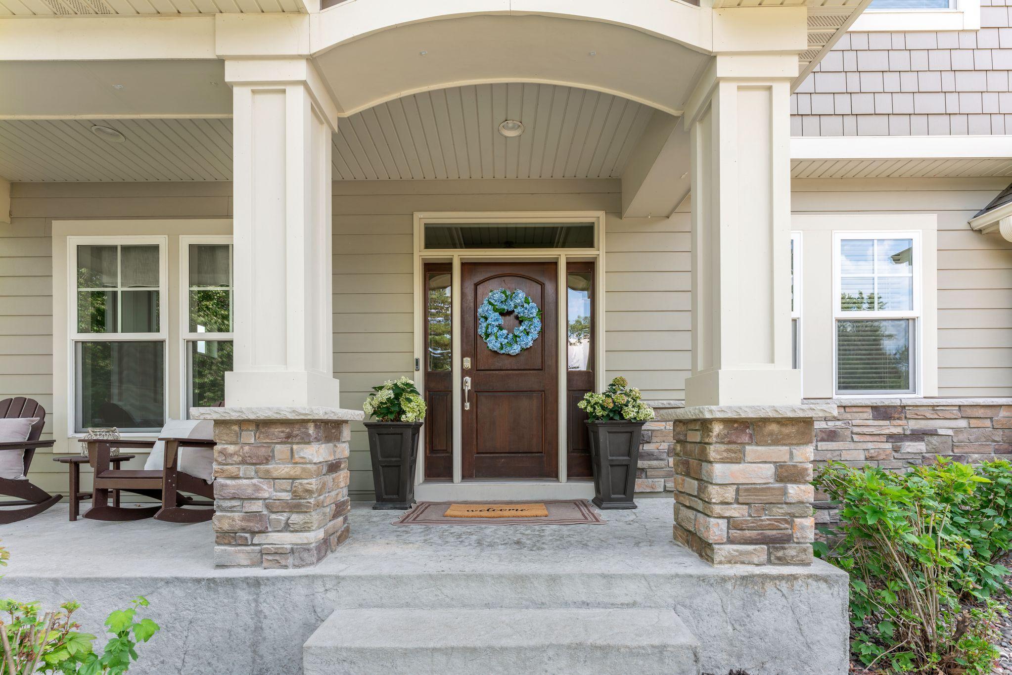 10 Crescent Lane
