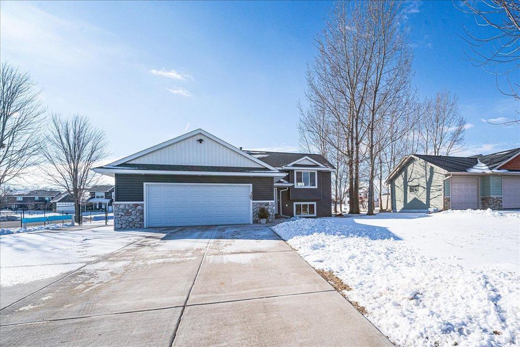 Photo of 320 Bluebill Street, Baldwin, WI 54002 (MLS # 7028420)