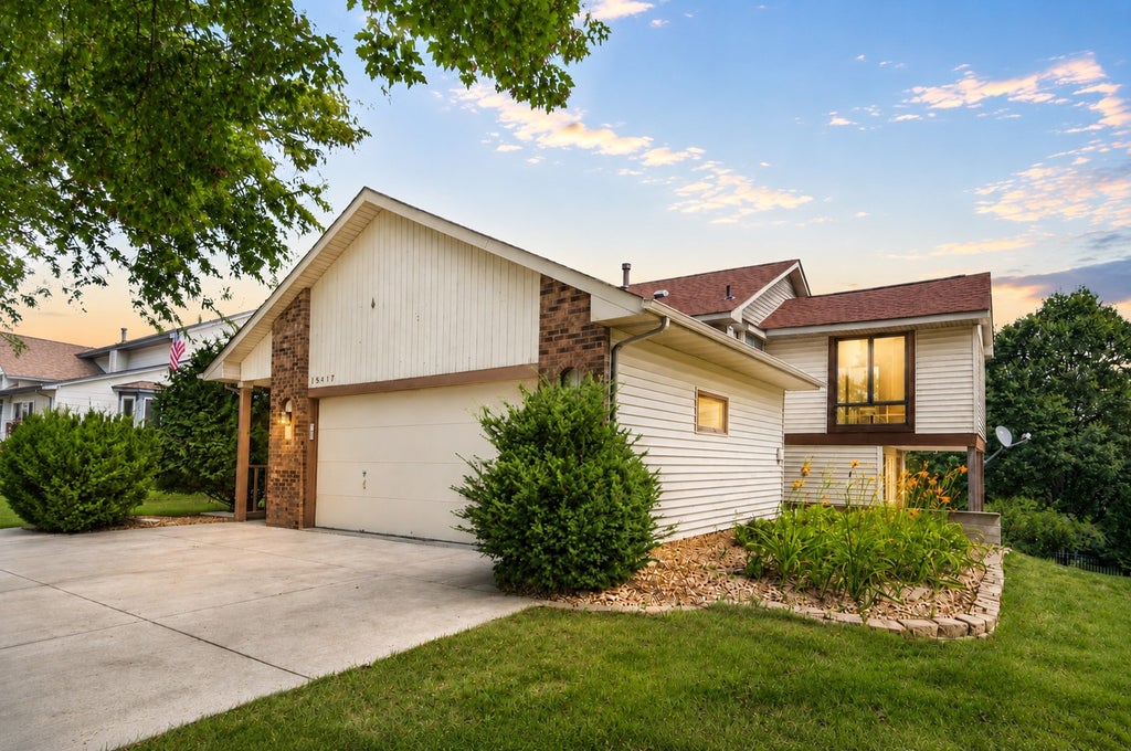 Photo of 15117 Chicago Avenue, Burnsville, MN 55306 (MLS # 7123331)