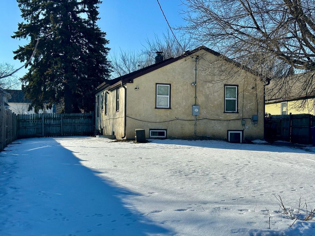 Photo of 297 Maryland Avenue W, Saint Paul, MN 55117 (MLS # 7031417)