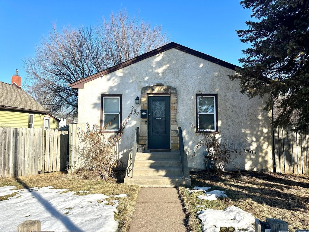 Photo of 297 Maryland Avenue W, Saint Paul, MN 55117 (MLS # 7031417)