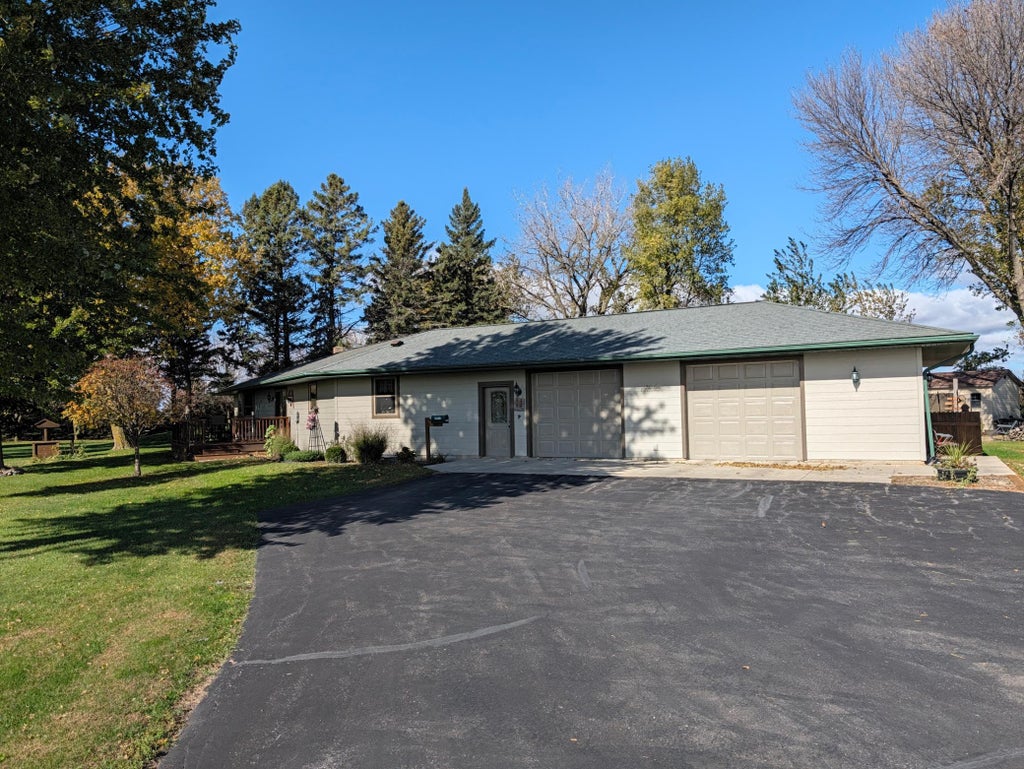 Photo of 55926 State Highway 19, Winthrop, MN 55396 (MLS # 7161975)
