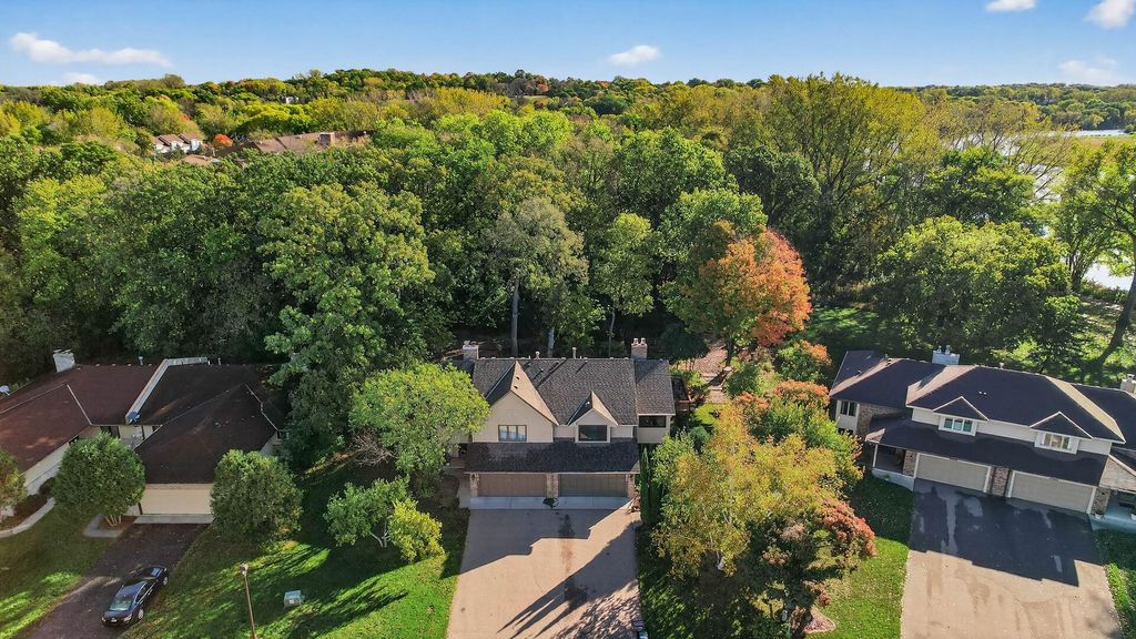 Photo of 8945 Preserve Boulevard, Eden Prairie, MN 55347 (MLS # 6826026)