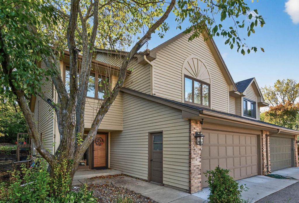 Photo of 8945 Preserve Boulevard, Eden Prairie, MN 55347 (MLS # 6826026)