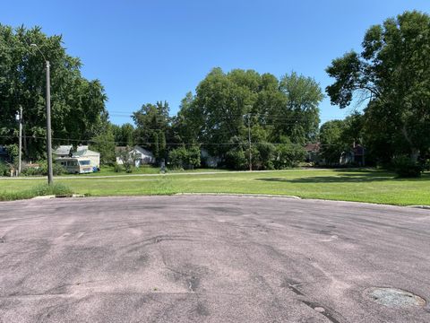 Photo of 117 Parker Lane, Redwood Falls, MN 56283 (MLS # 6752062)