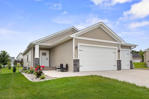 Photo of 1332 Southfork Drive SE, Hutchinson, MN 55350 (MLS # 6771533)