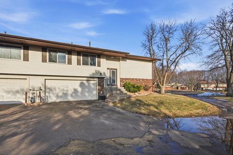 Photo of 1091 Churchill Place, Shoreview, MN 55126 (MLS # 7030539)