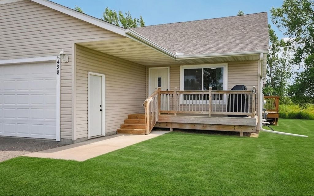 Photo of 428 E Cheyenne Street, Roberts, WI 54023 (MLS # 7096303)