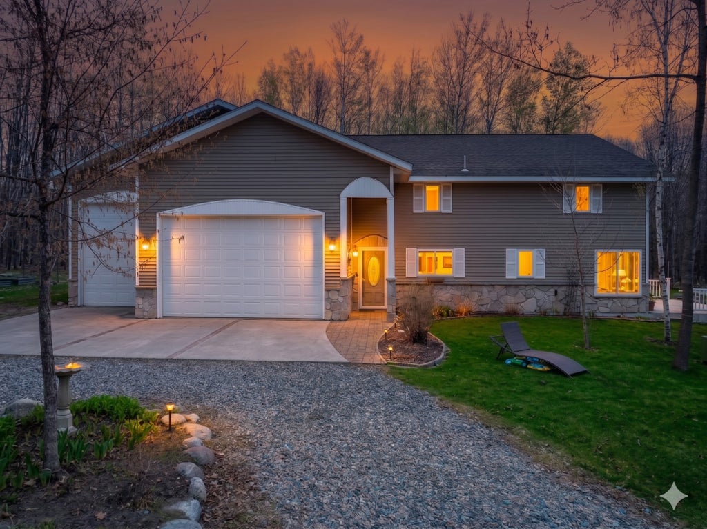 Photo of 21564 Sugarbush Lane, Cohasset, MN 55721 (MLS # 7119532)