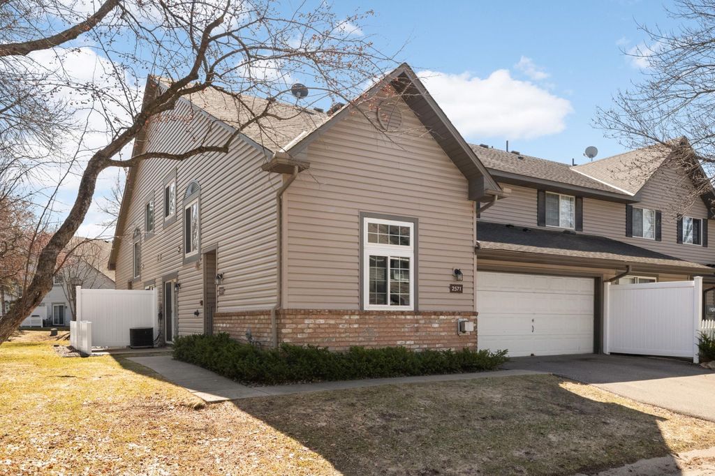 Photo of 2571 Bedford Court, Mendota Heights, MN 55120 (MLS # 7042279)