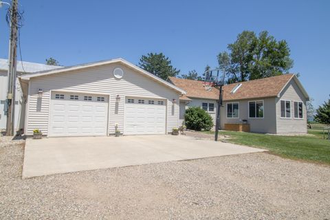 270 31st Street Hills MN 56138