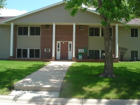 Photo of 725 S 9th Street #3, Bird Island, MN 55310 (MLS # 6791094)