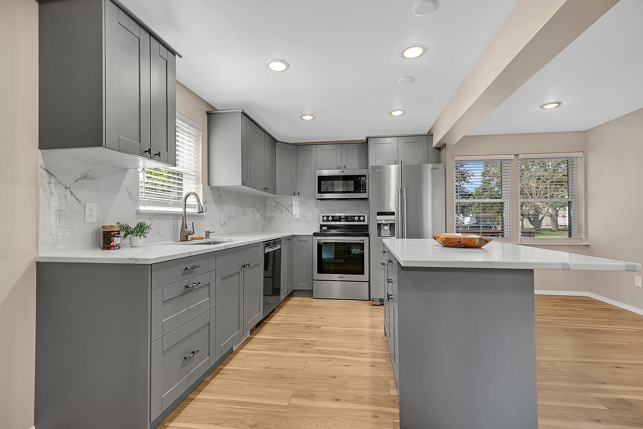 122 6th Avenue S