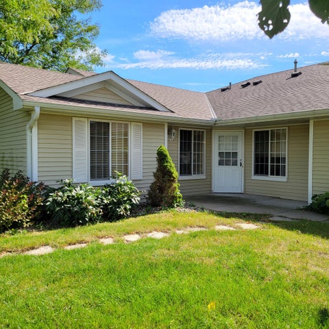 Photo of 821 Greensview Court NW, Hutchinson, MN 55350 (MLS # 7145621)