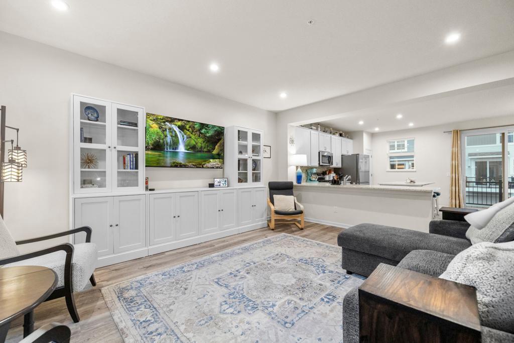 775 Roselyn Drive