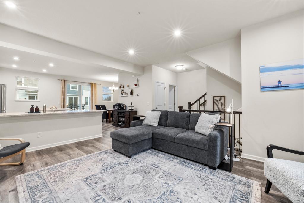 775 Roselyn Drive