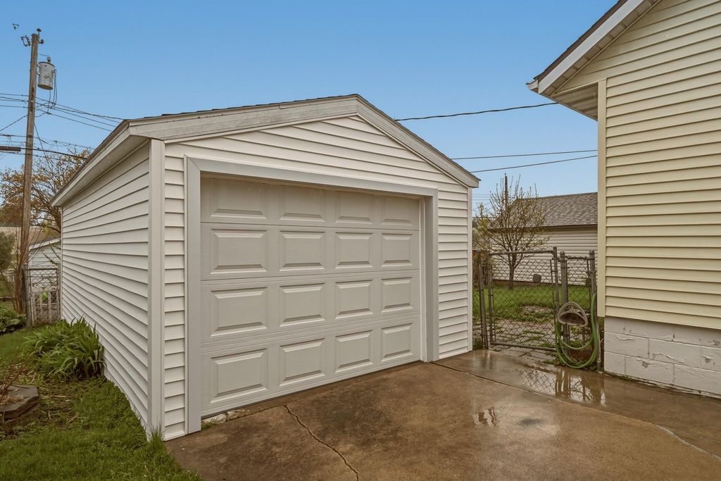 Photo of 2004 18th Street NW, Rochester, MN 55901 (MLS # 7063165)