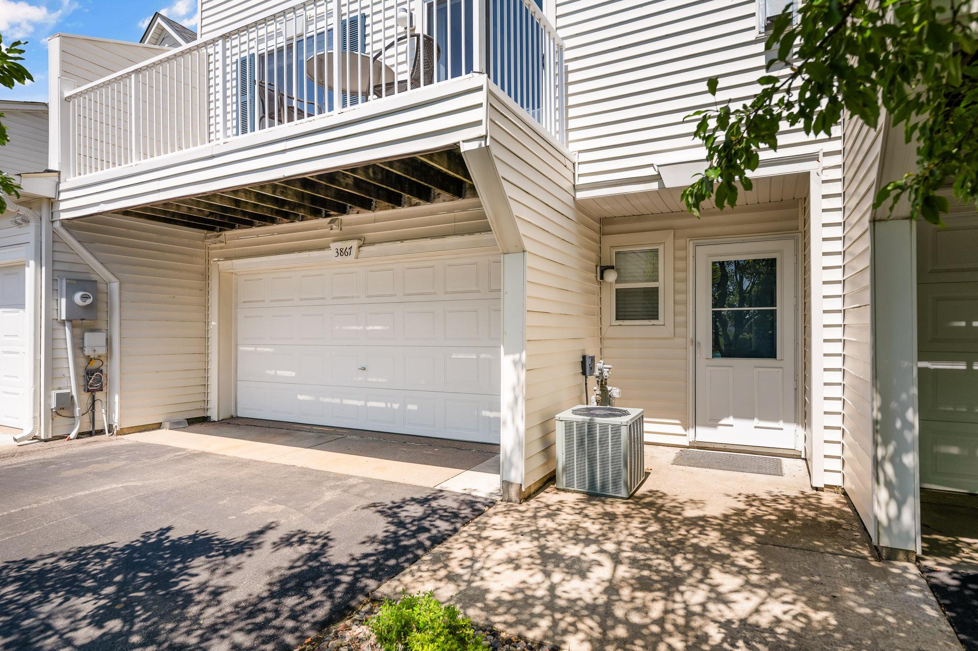 3867 Abercrombie Lane