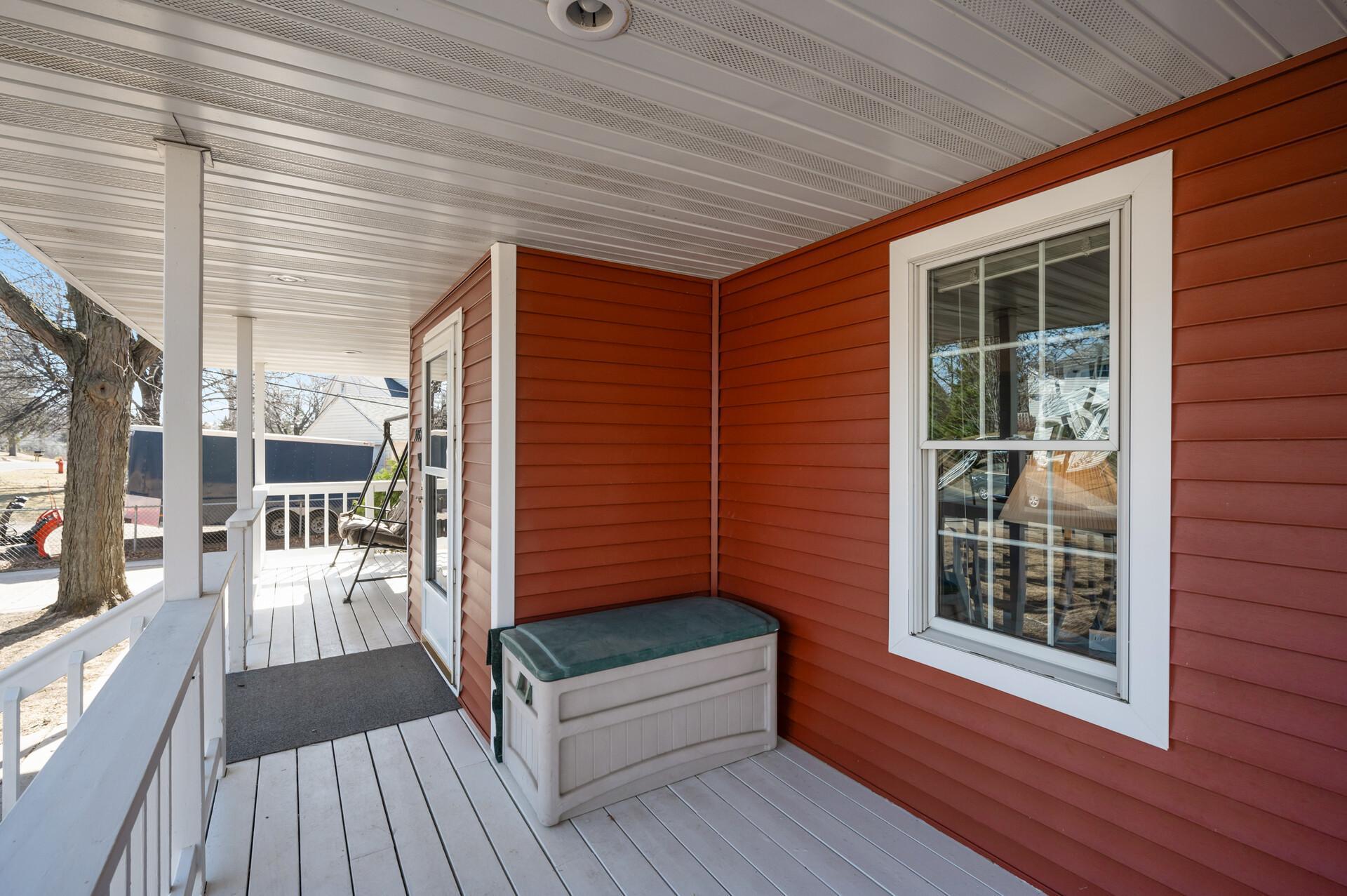 1035 View Lane