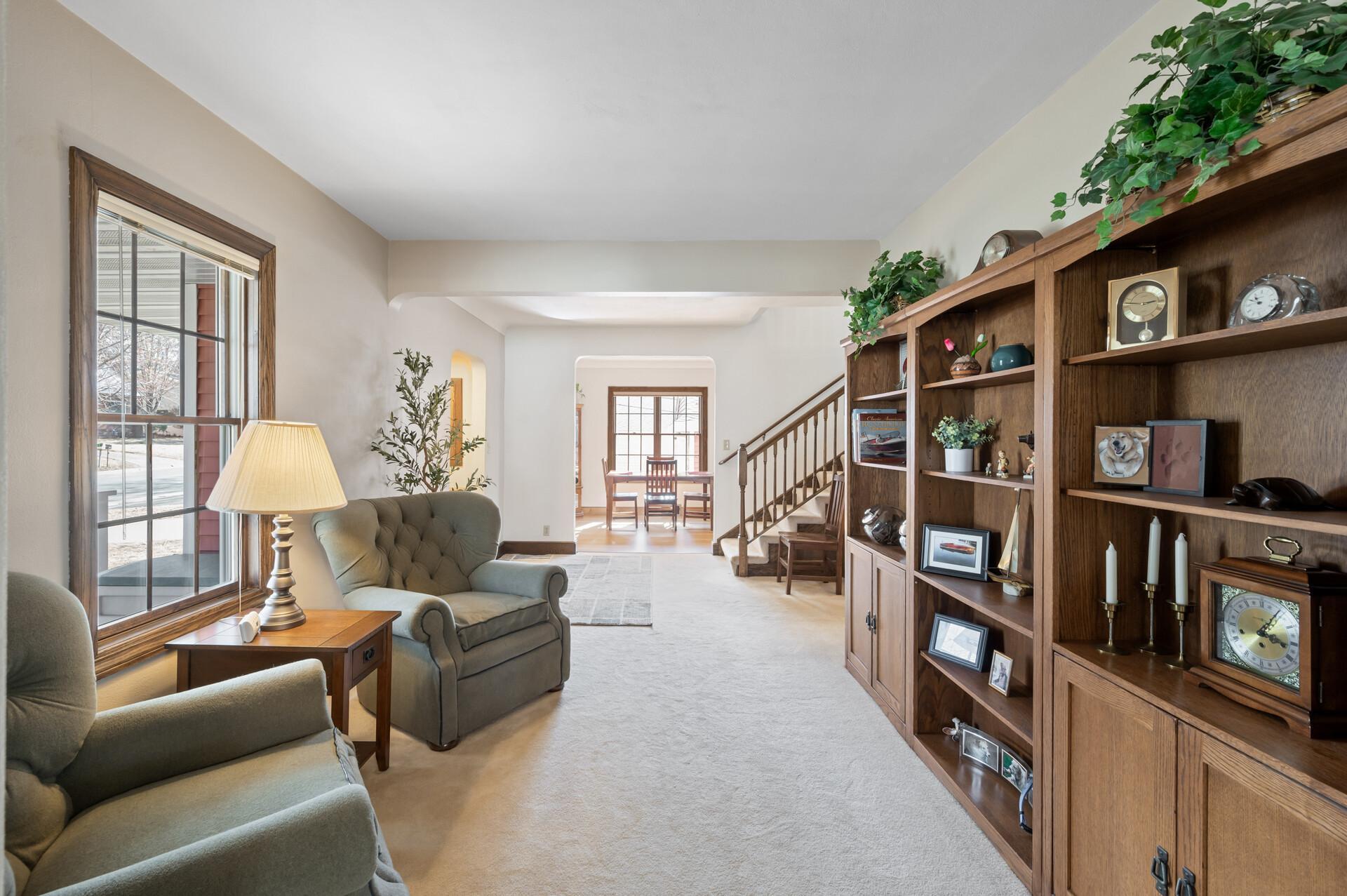 1035 View Lane