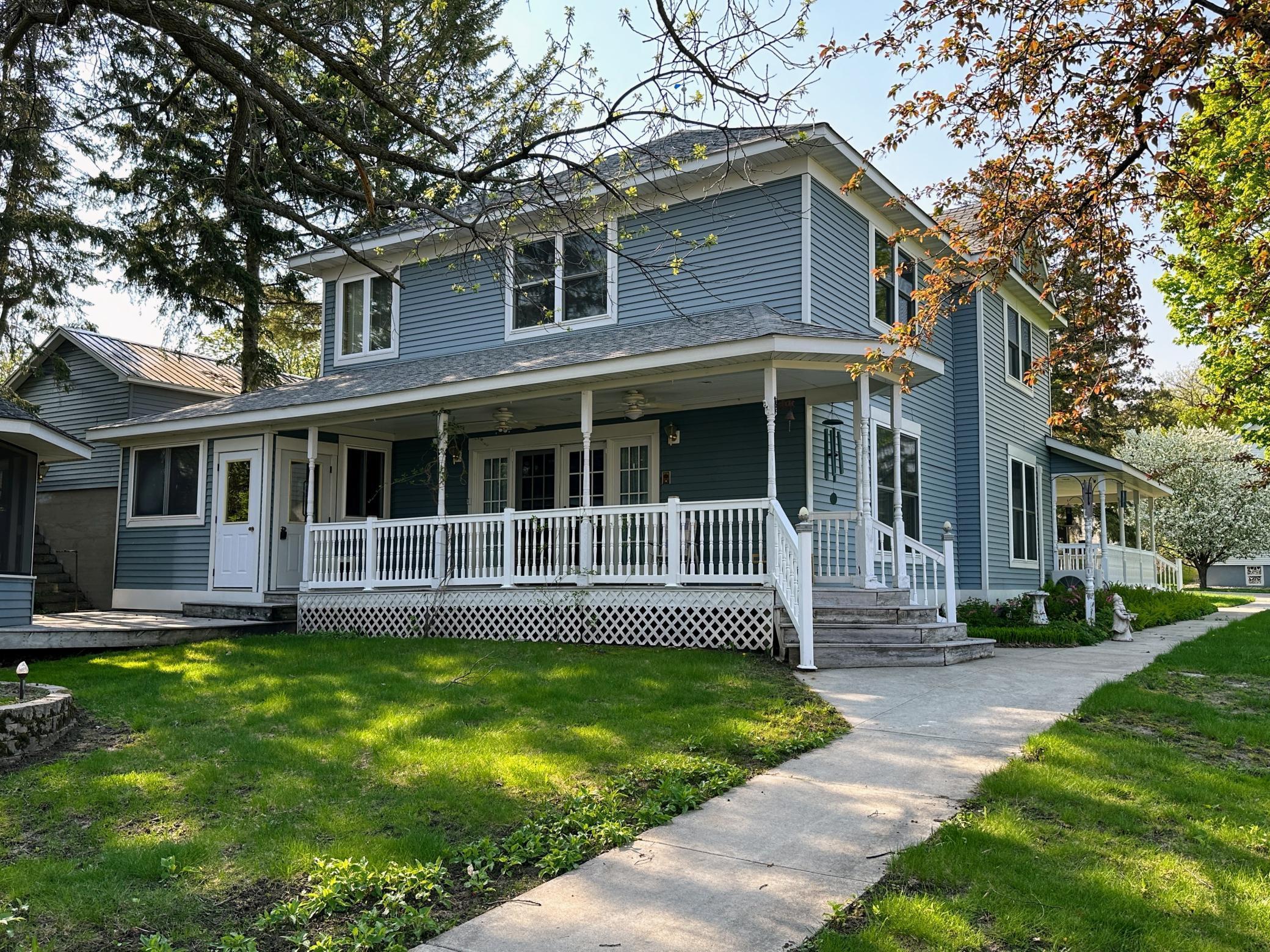 201 W Main Street W