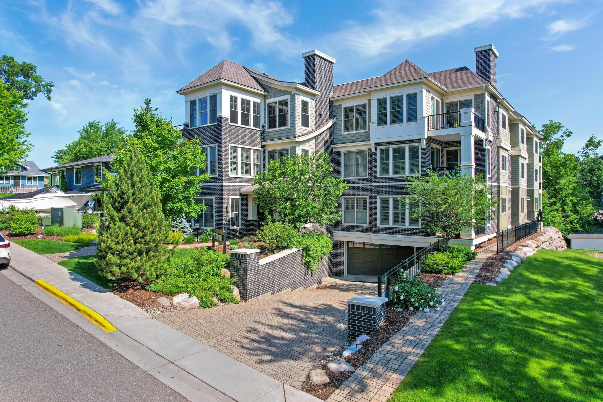 415 Indian Mound Street 203