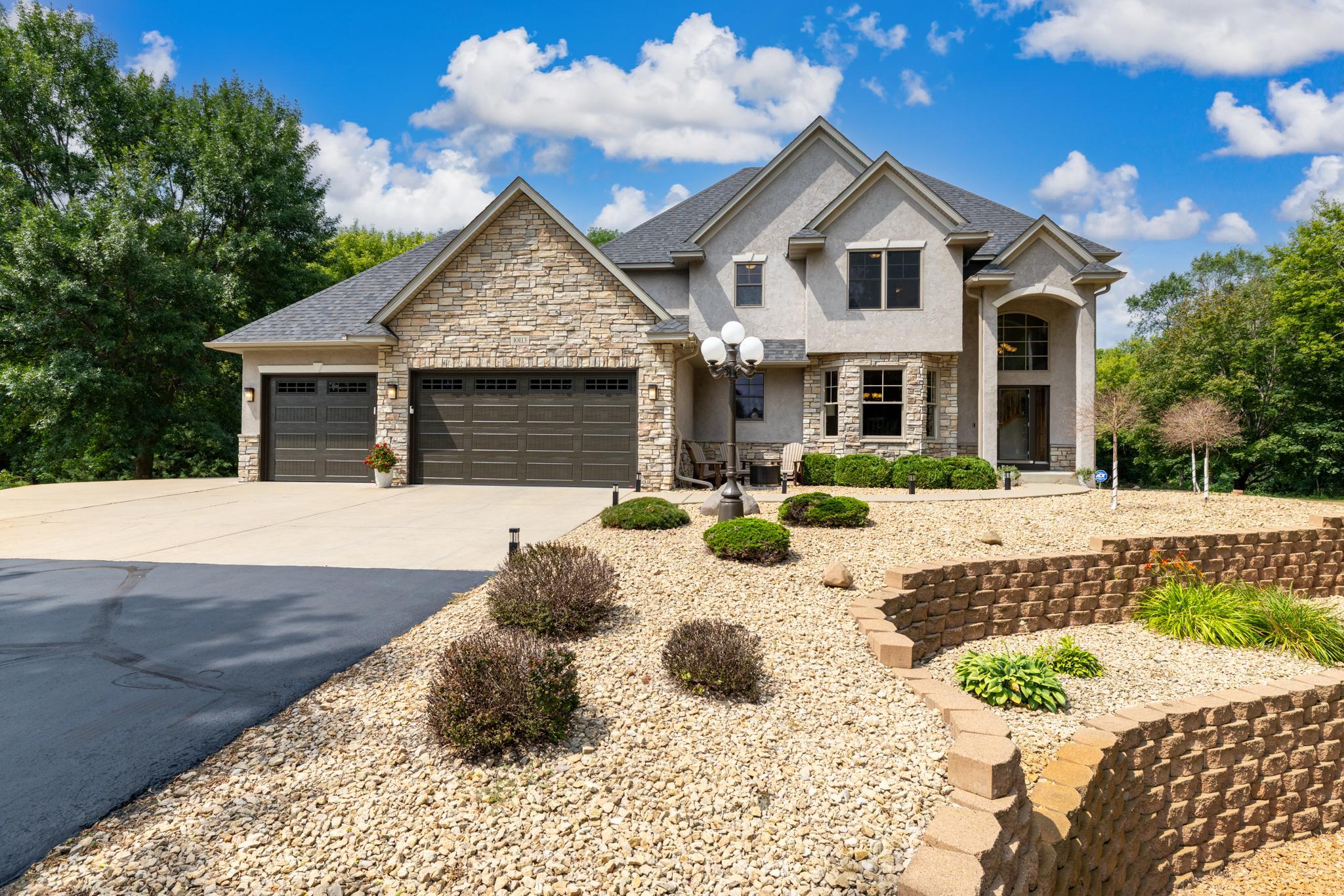 10113 James Court NE