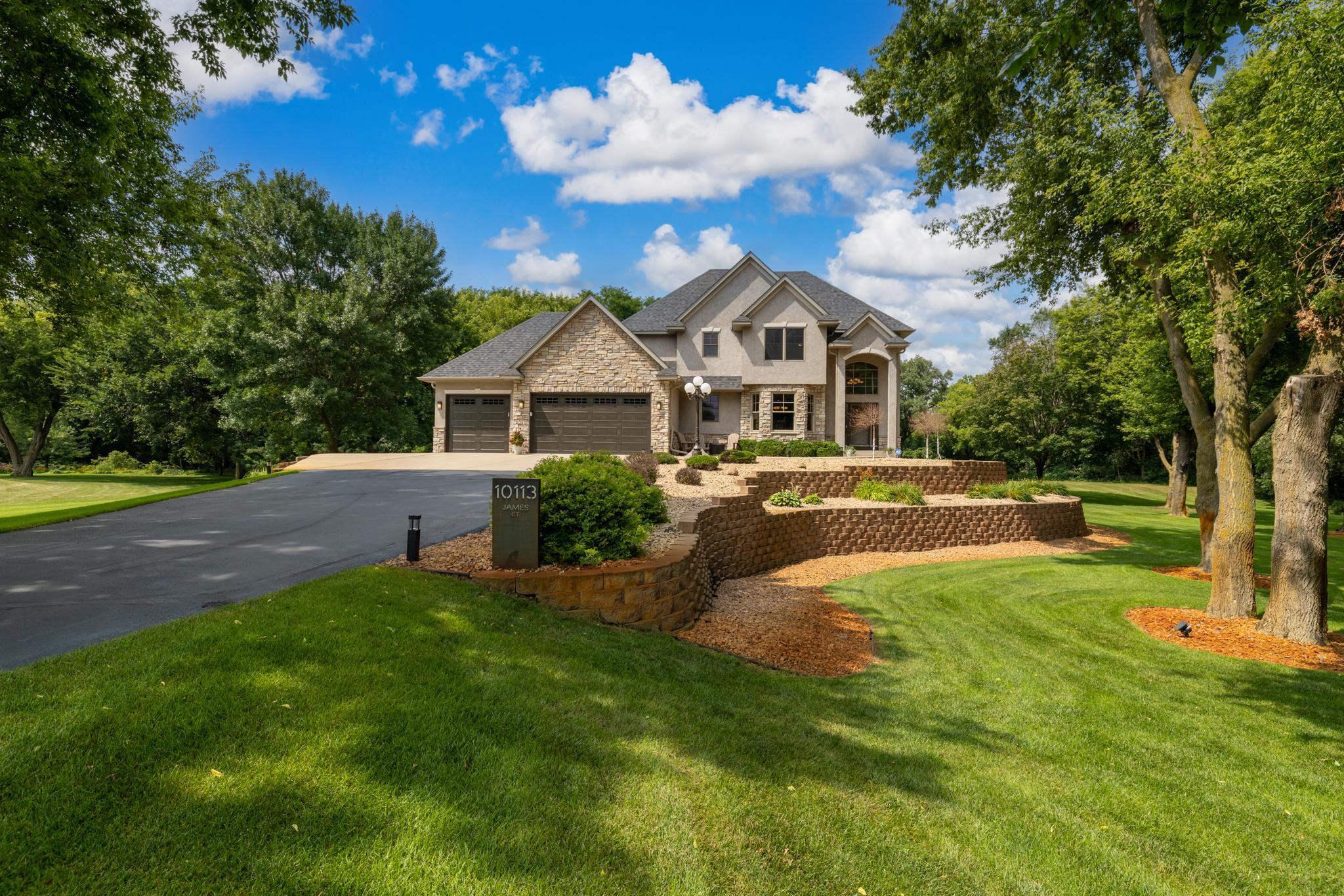 10113 James Court NE