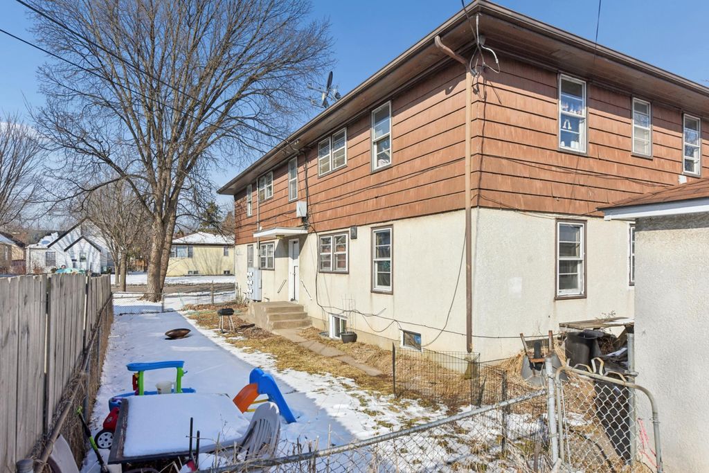 Photo of 644 Sherwood Avenue, Saint Paul, MN 55106 (MLS # 7025826)