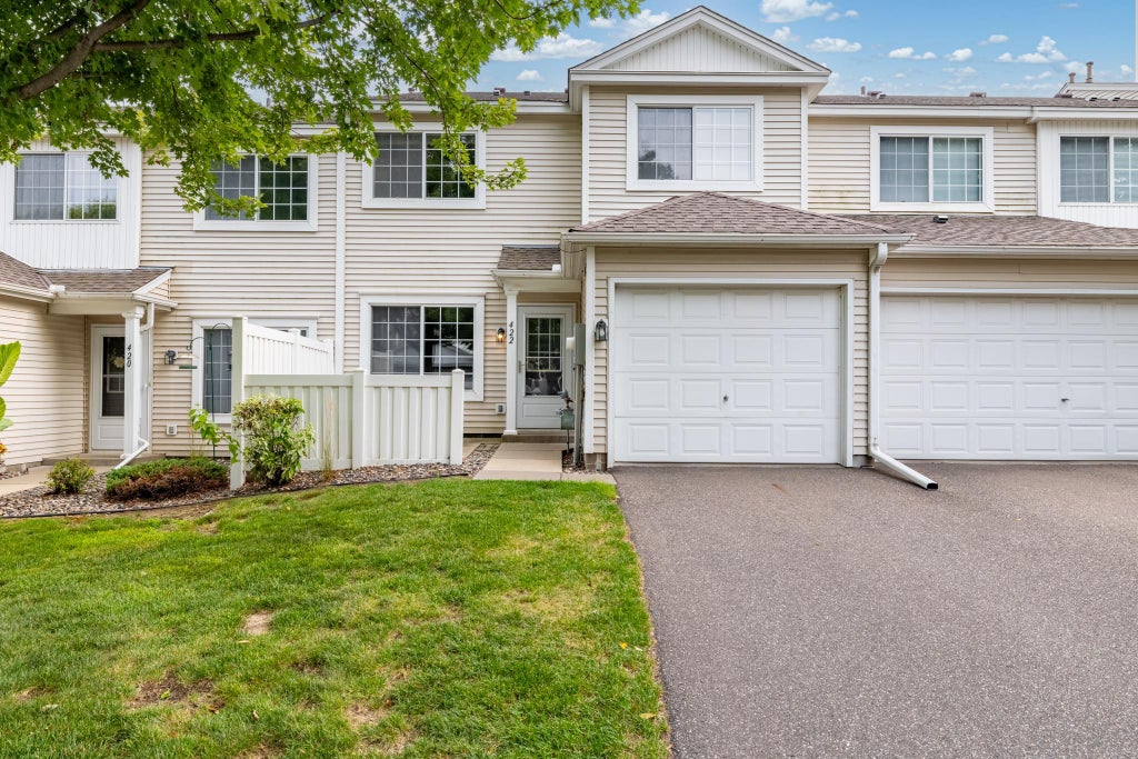 Photo of 422 Leeward Trail, Woodbury, MN 55129 (MLS # 7132132)