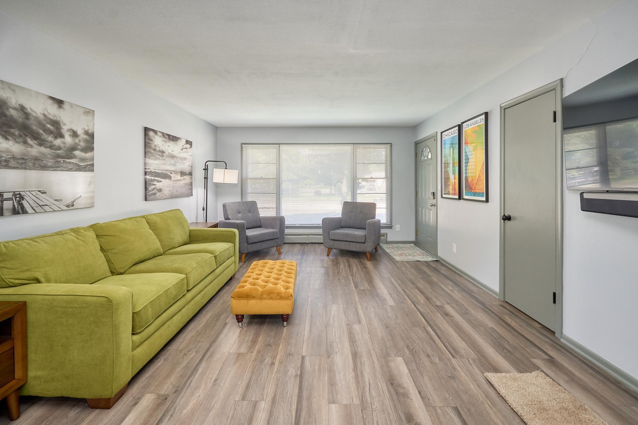 1284 Snelling Avenue N