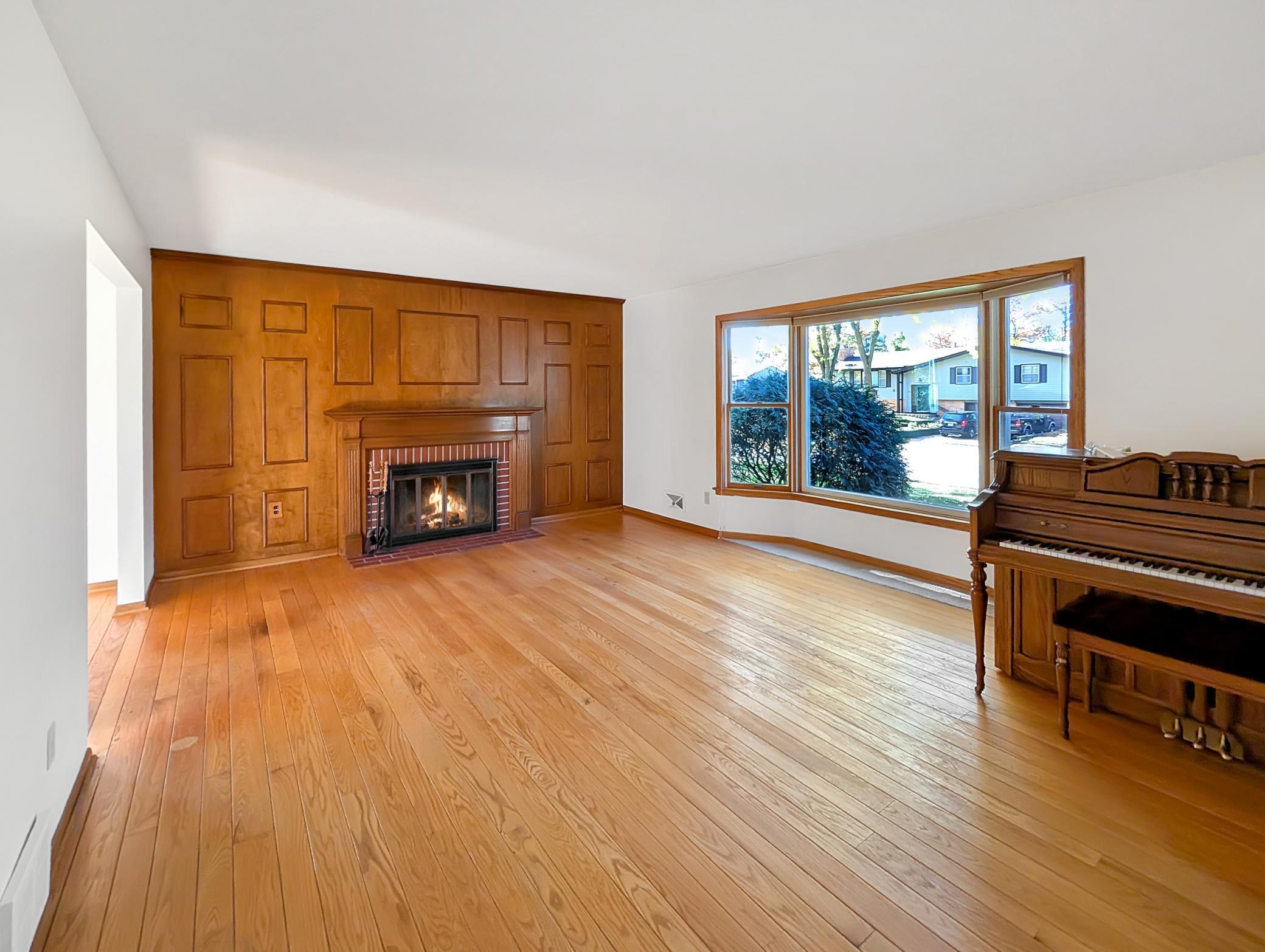 5920 Wisconsin Circle N