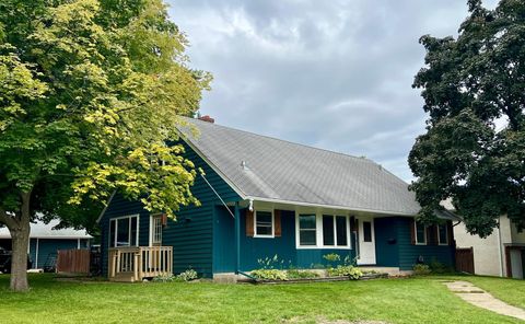 605 Cresthaven Drive South Saint Paul MN 55075