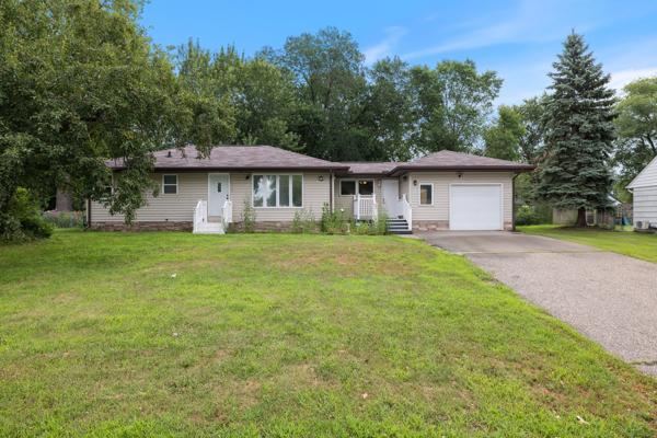 Photo of 6316 Hampshire Avenue N, Brooklyn Park, MN 55428 (MLS # 7166971)