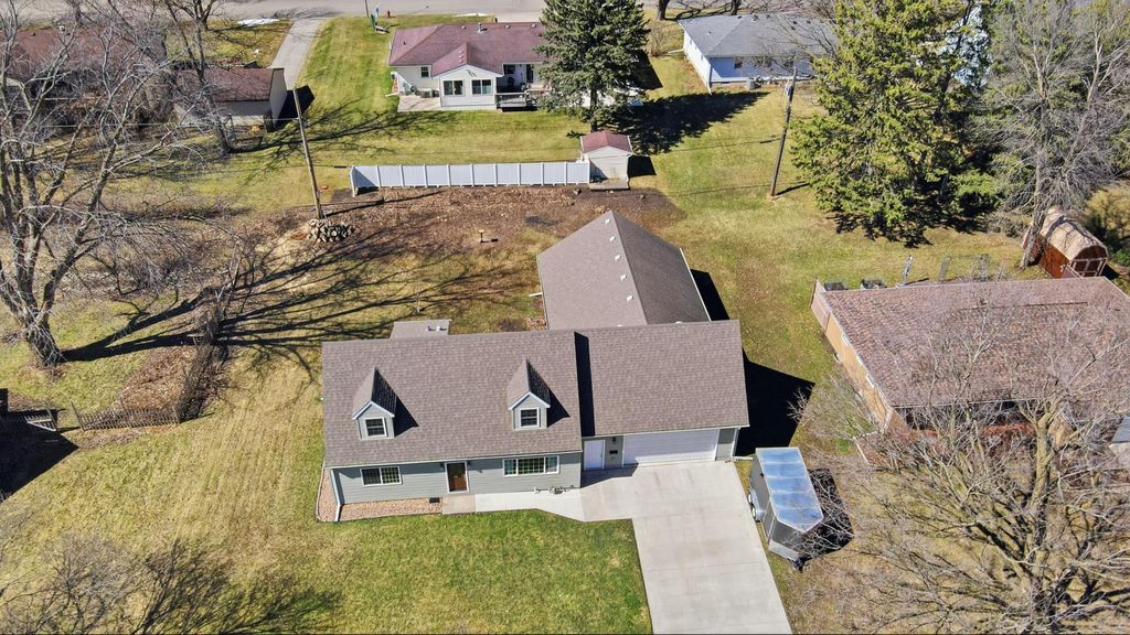 Photo of 318 Thomas Avenue, Owatonna, MN 55060 (MLS # 7041368)