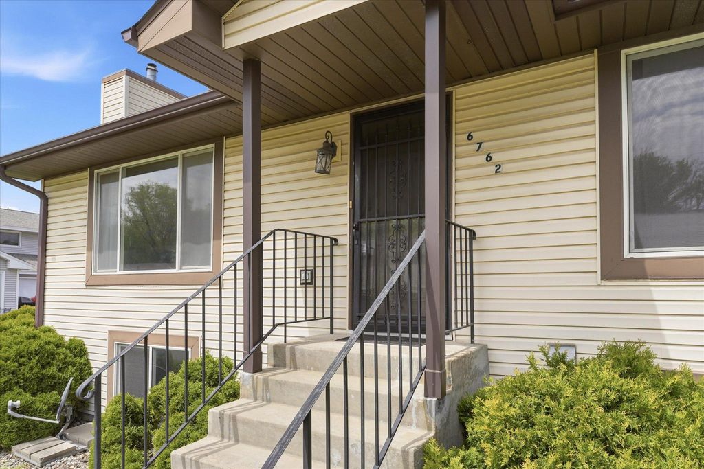 Photo of 6762 Gretchen Court N, Oakdale, MN 55128 (MLS # 7071240)