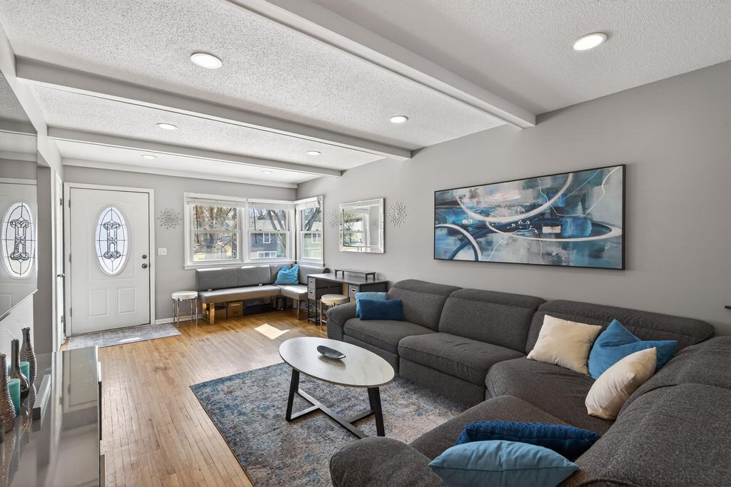 Photo of 1609 Hillsboro Avenue N, Golden Valley, MN 55427 (MLS # 7040663)