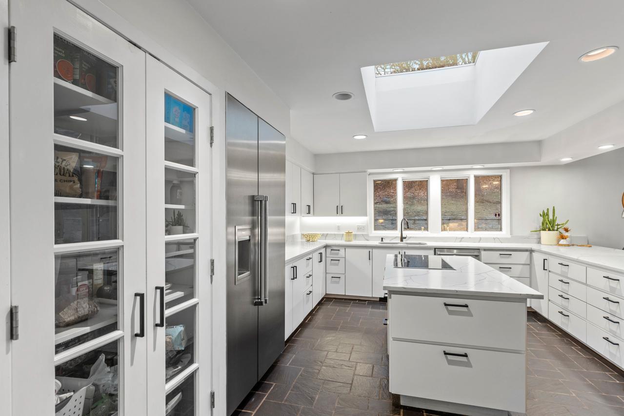 1345 Fairlawn Way