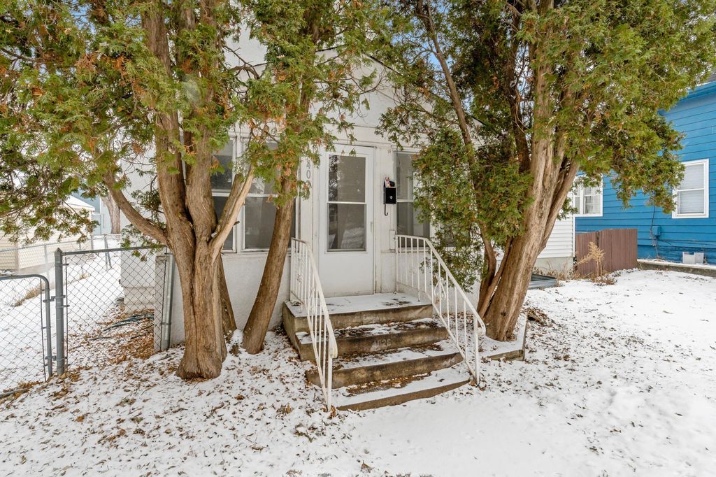 Photo of 4026 Girard Avenue N, Minneapolis, MN 55412 (MLS # 7009293)