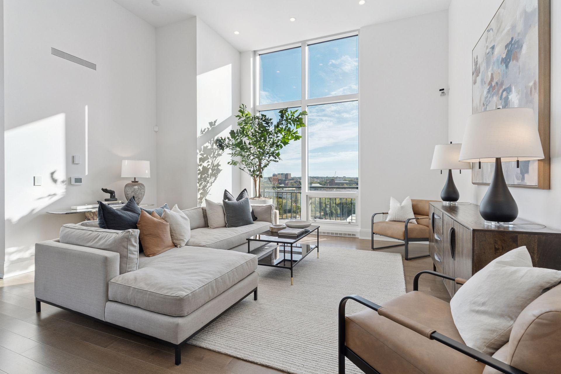 1111 W River Parkway 8D