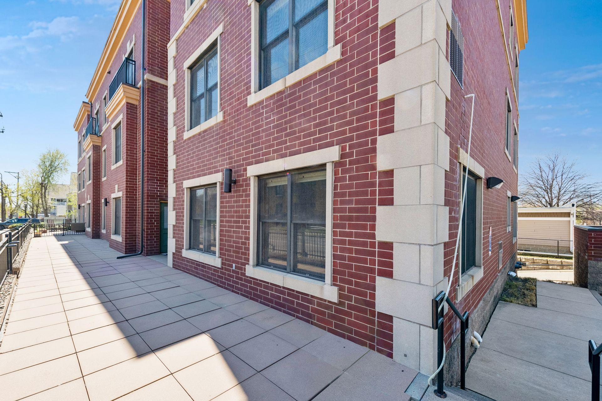 625 Dayton Avenue 4