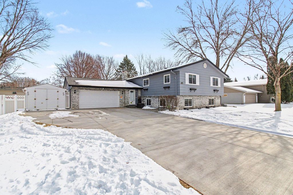 Photo of 1195 Van Buren Street S, Shakopee, MN 55379 (MLS # 6803723)