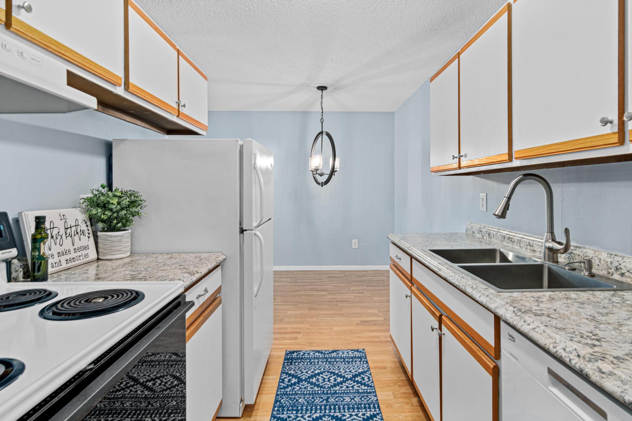 3461 Kent Street 1112
