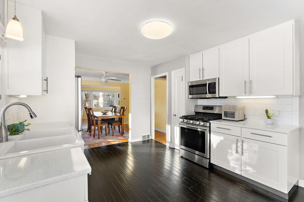 Photo of 1018 Delaware Avenue, West Saint Paul, MN 55118 (MLS # 7010733)