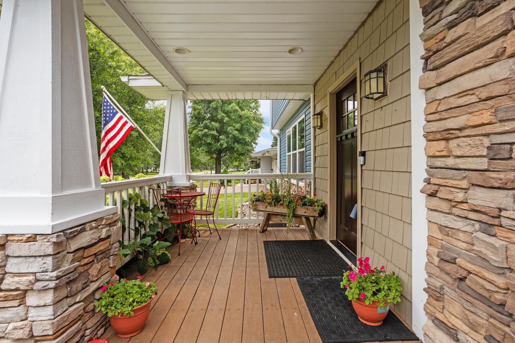 3903 E County Line N