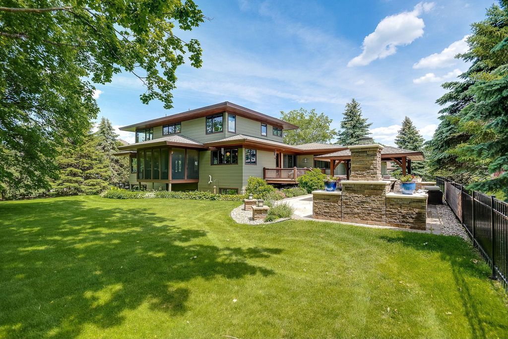 Photo of 6934 Highover Drive, Chanhassen, MN 55317 (MLS # 7016456)