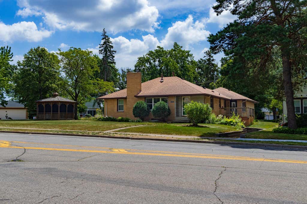 Photo of 4201 40th Avenue N, Robbinsdale, MN 55422 (MLS # 7110457)