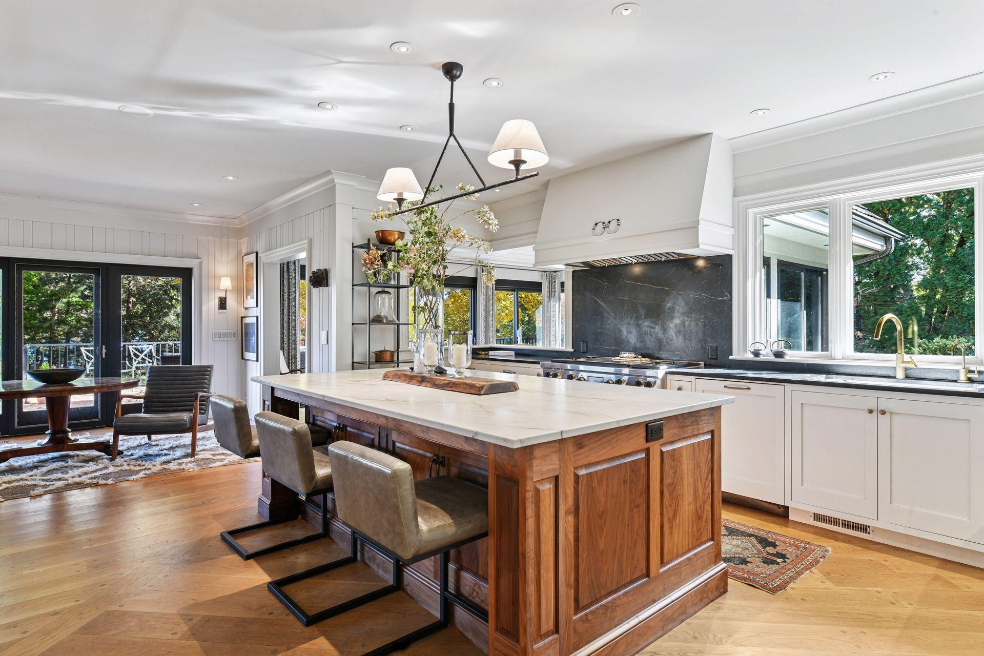 2505 Cedar Point Drive