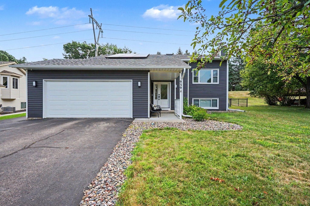 Photo of 939 Savannah Road, Eagan, MN 55123 (MLS # 7119527)